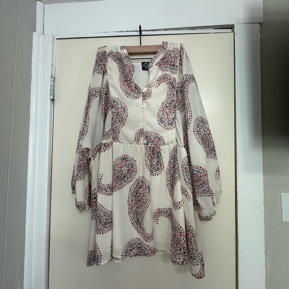 Elegant Cream and Red Paisley Mini Dress